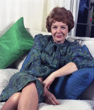 Phyllis Calvert height profile photo