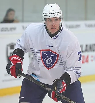 Pierre Crinon height profile photo