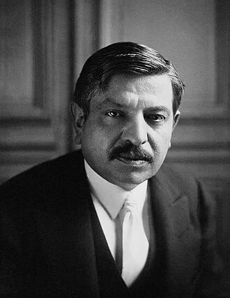 Pierre Laval height profile photo
