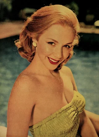 Piper Laurie height profile photo