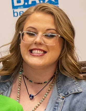 Piper Niven height profile photo