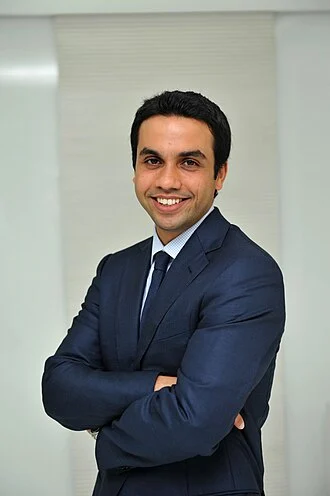 Pirojsha Adi Godrej height profile photo