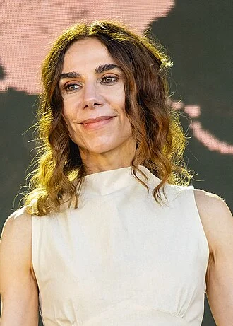 PJ Harvey height profile photo
