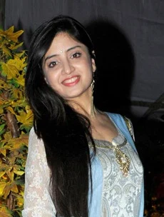 Poonam Kaur height profile photo
