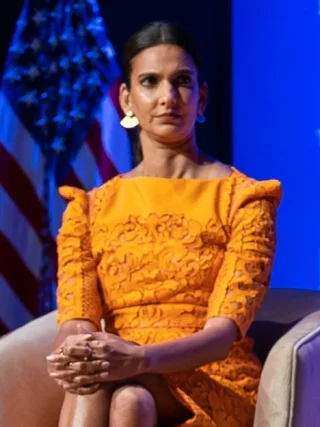 Poorna Jagannathan height profile photo