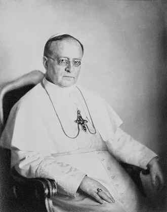 Pope Pius XI height profile photo