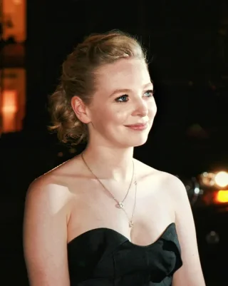 Portia Doubleday height profile photo