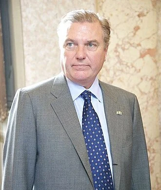 Prince Carlo, Duke of Castro height profile photo