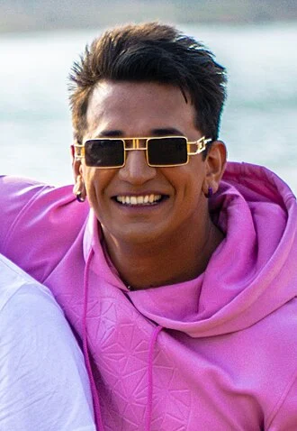 Prince Narula height profile photo