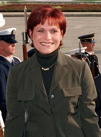 Princess Aisha bint Hussein height profile photo
