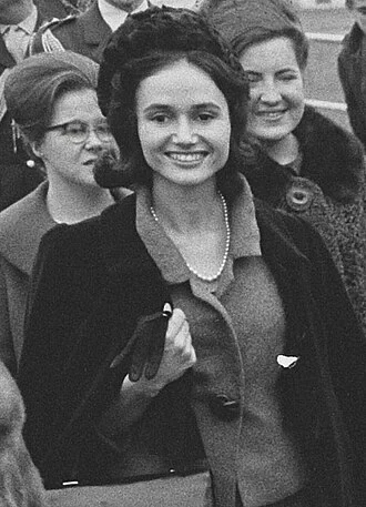 Princess María Teresa of Bourbon-Parma height profile photo
