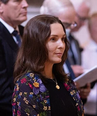 Princess Raiyah bint Hussein height profile photo