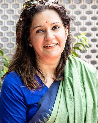 Priyanka Chaturvedi height profile photo
