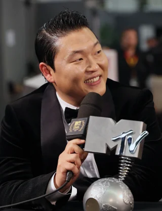 Psy height profile photo