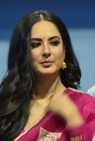 Puja Banerjee height profile photo