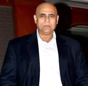Puneet Issar height profile photo