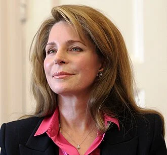 Queen Noor of Jordan height profile photo
