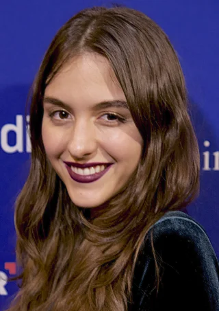 Quinn Shephard height profile photo