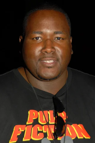 Quinton Aaron height profile photo