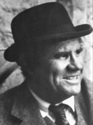 R. G. Armstrong height profile photo