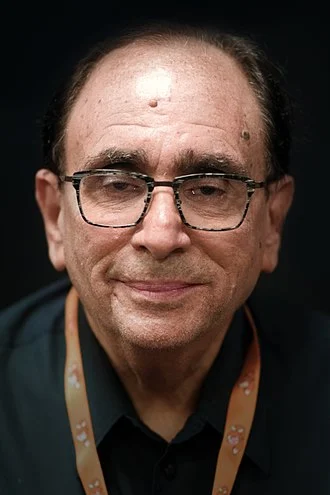 R. L. Stine height profile photo