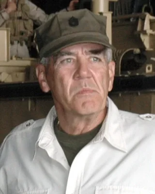 R. Lee Ermey height profile photo