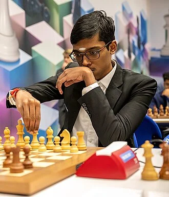 R Praggnanandhaa height profile photo