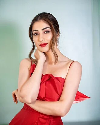 Raai Laxmi height profile photo