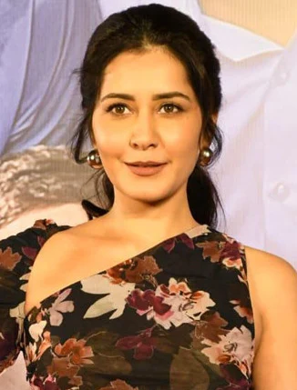 Raashii Khanna height profile photo