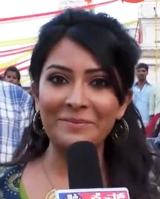 Radhika Pandit height profile photo