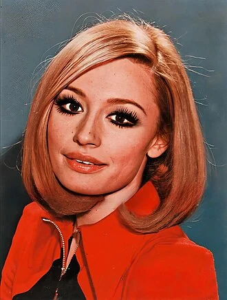 Raffaella Carrà height profile photo
