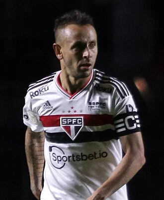 Rafinha (footballer, born 1985) height profile photo