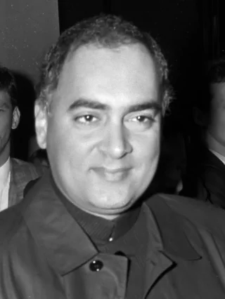 Rajiv Gandhi height profile photo
