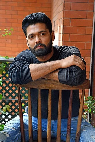 Rakshit Shetty height profile photo
