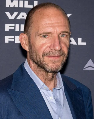 Ralph Fiennes height profile photo