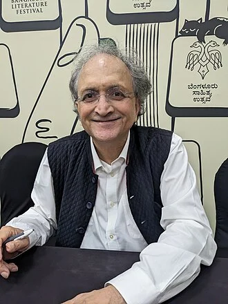 Ramachandra Guha height profile photo