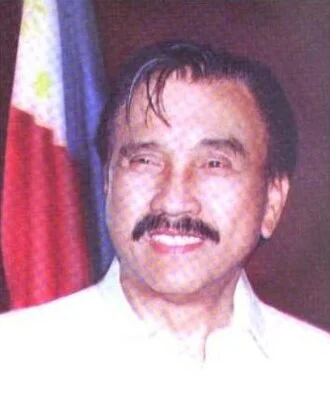 Ramon Revilla Sr. height profile photo