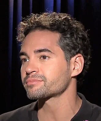 Ramón Rodríguez (actor) height profile photo