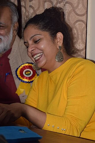 Rana Ayyub height profile photo