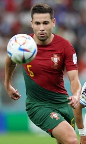 Raphaël Guerreiro height profile photo