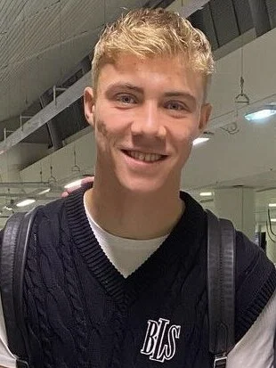 Rasmus Højlund height profile photo