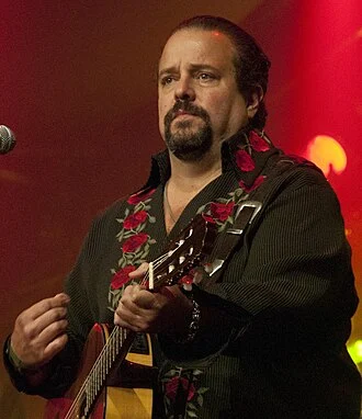 Raul Malo height profile photo