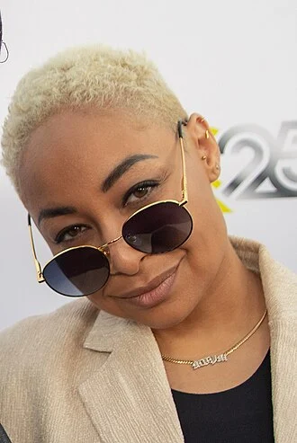 Raven-Symoné height profile photo