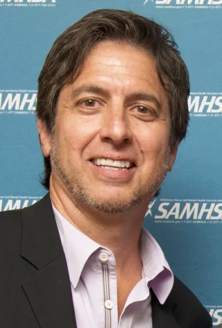 Ray Romano height profile photo