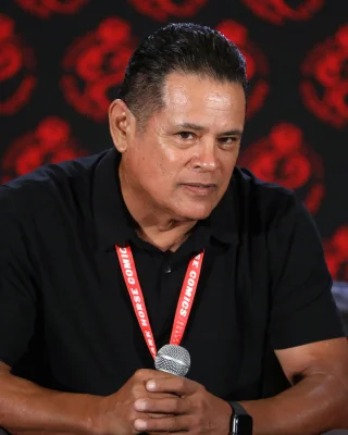 Raymond Cruz height profile photo