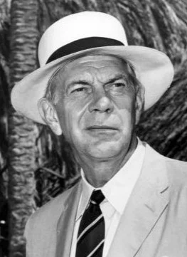 Raymond Massey height profile photo