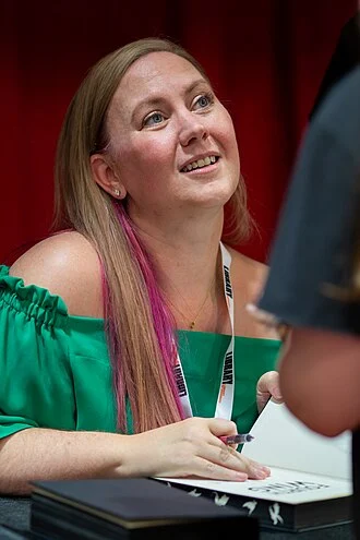 Rebecca Yarros height profile photo