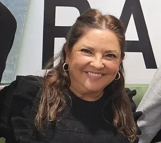 Rebekah Elmaloglou height profile photo