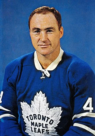 Red Kelly height profile photo
