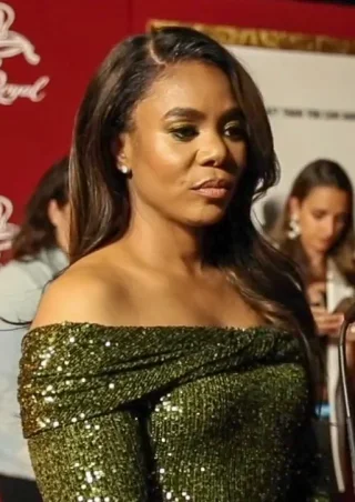 Regina Hall height profile photo